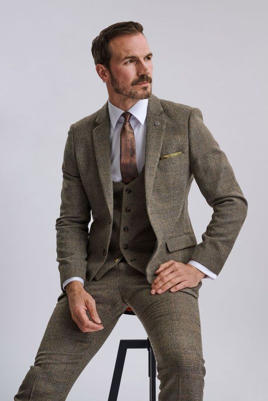 Kris - Tan Tweed Three Piece Suit